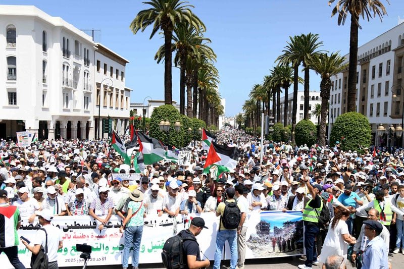 مسيرة شعبية بالرباط تندّد بتجويع غزة وتفضح صمت الأنظمة والتطبيع المغربي الإسرائيلي