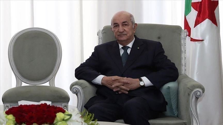 عندما يخون البروتوكول رئيس الدولة!