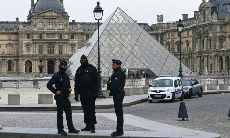 Pourquoi les “voleurs du Louvre” ont choisi l’Algérie et le Mali comme refuge ?