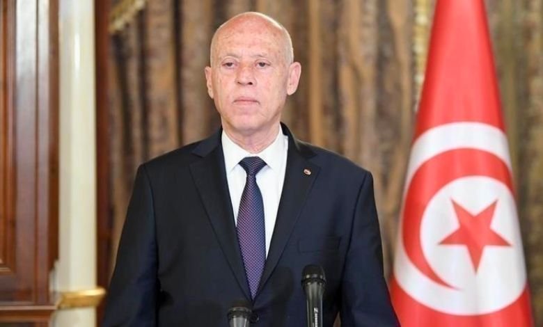Kaïs Saïed cite Jarrir et Al-Farazdaq pour attaquer la “Génération Z”… Les opposants alertent sur une dérive linguistique dangereuse en Tunisie