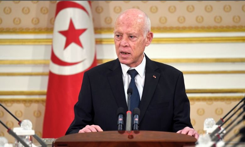 توتر سياسي في تونس: نواب موالون للرئيس يقودون موجة انتقادات غير معتادة